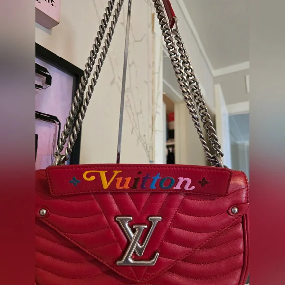 Louis Vuitton New Wave PM Chain Bag! - Picture 8 of 16
